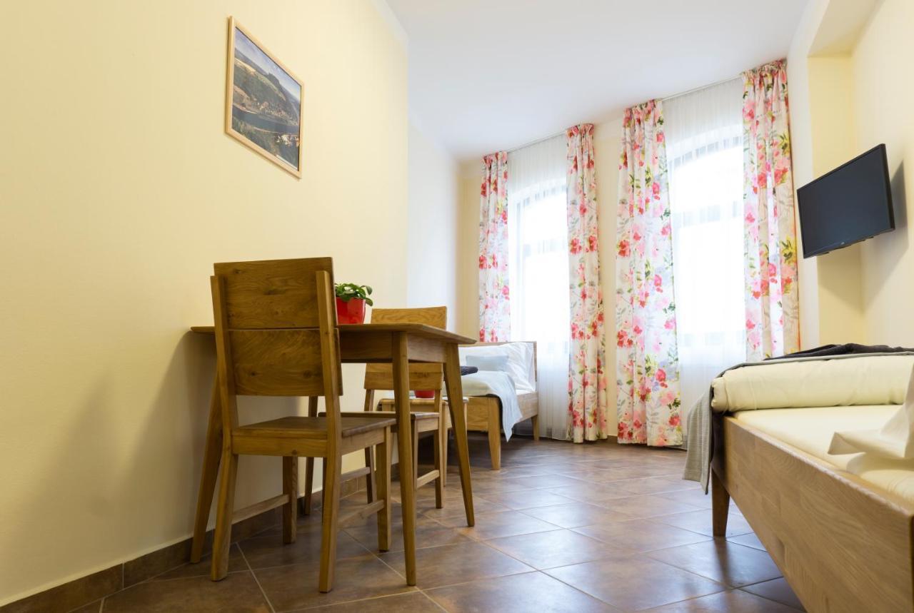 Penzion Ruze Benesov nad Ploucnici Kültér fotó