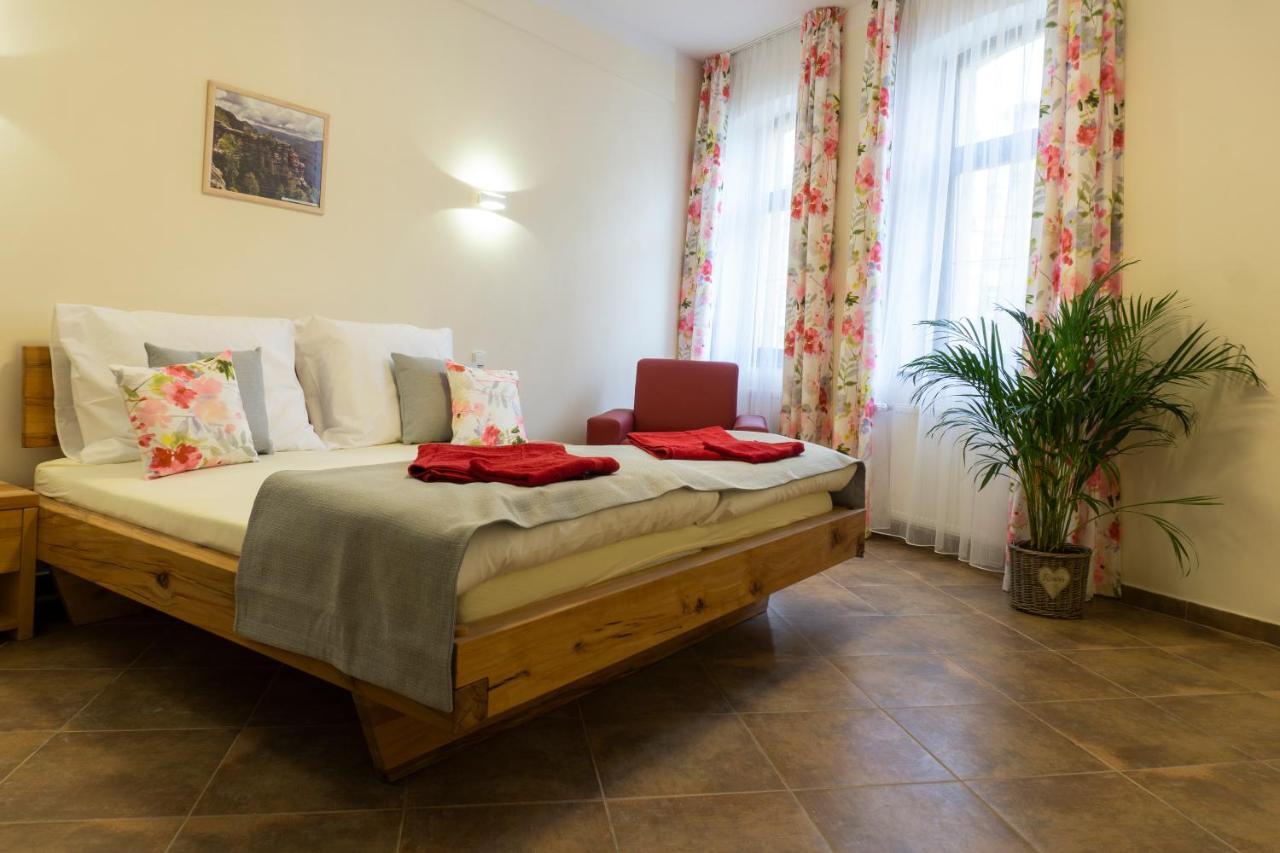 Penzion Ruze Benesov nad Ploucnici Kültér fotó